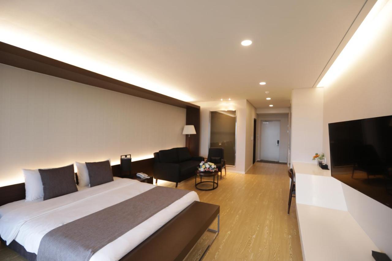 The Qube Resort Jeju Seogwipo Exterior foto