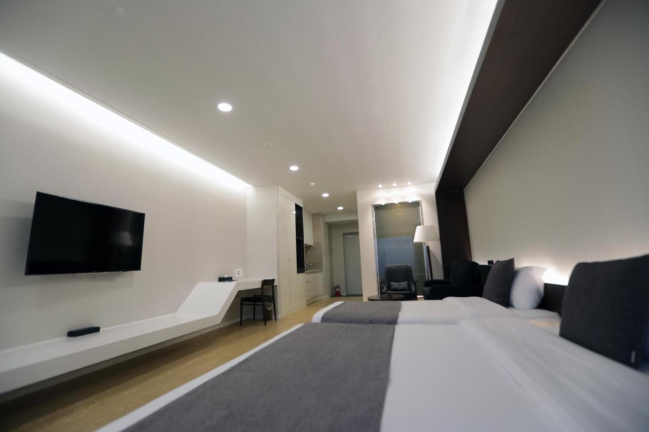 The Qube Resort Jeju Seogwipo Exterior foto