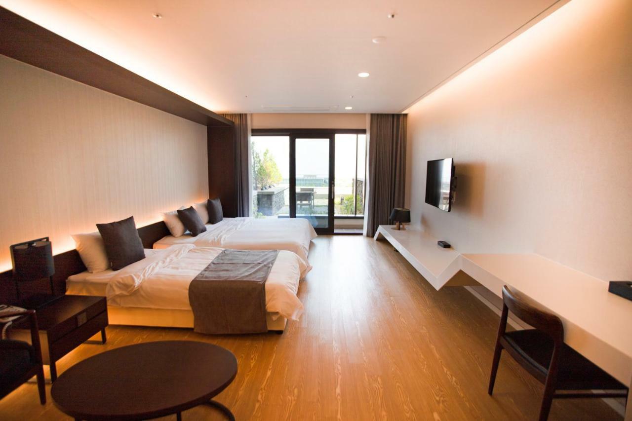 The Qube Resort Jeju Seogwipo Exterior foto